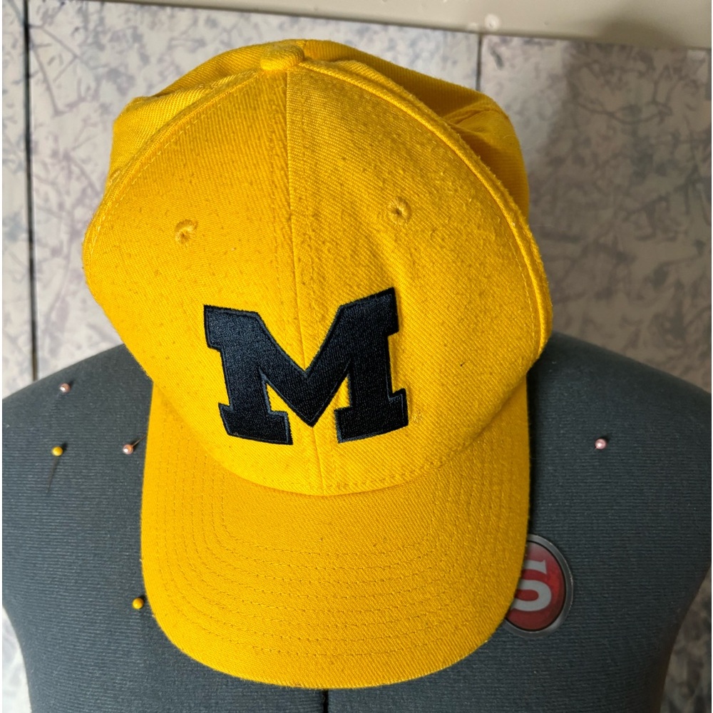 Yellow Nike University of Michigan Cap